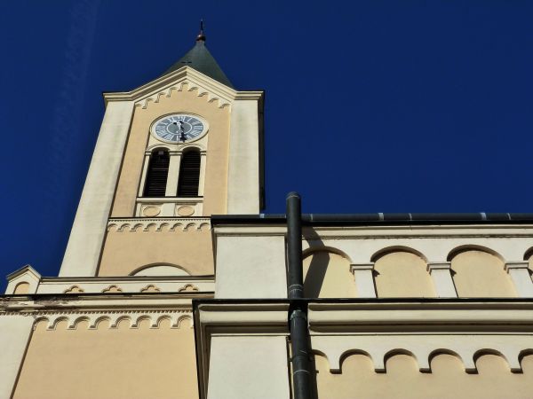 Cost of Church Gutter Installation in Frankfort